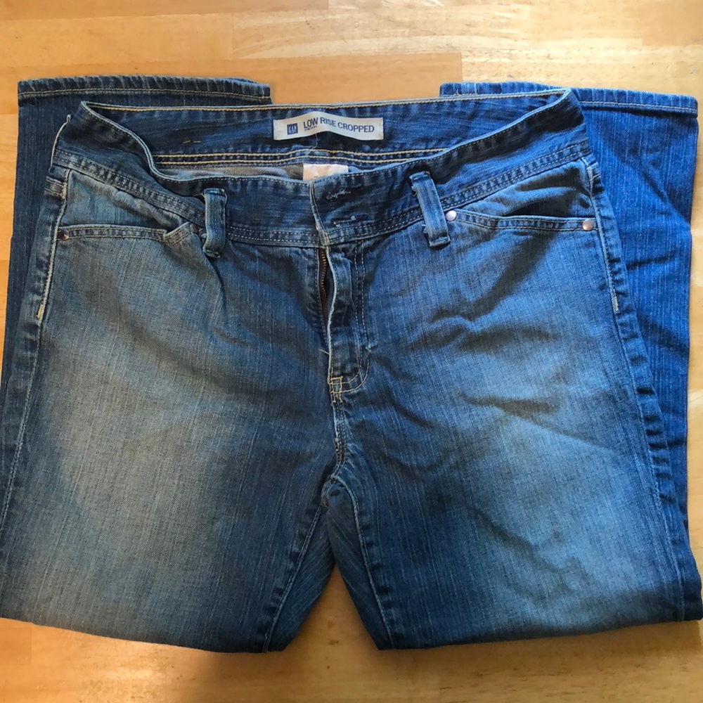 GAP Low Rise Cropped Jean